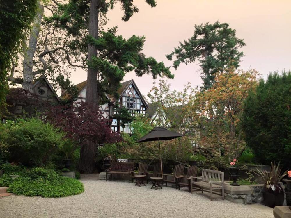 English Inn Esquimalt 外观 照片