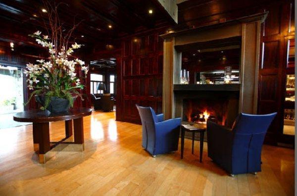English Inn Esquimalt 外观 照片